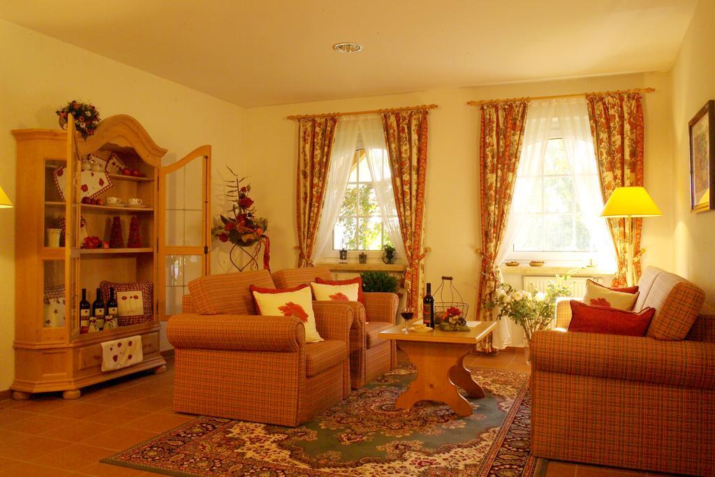 Landhaus Mueritzgarten Hotel Garni Röbel Zewnętrze zdjęcie
