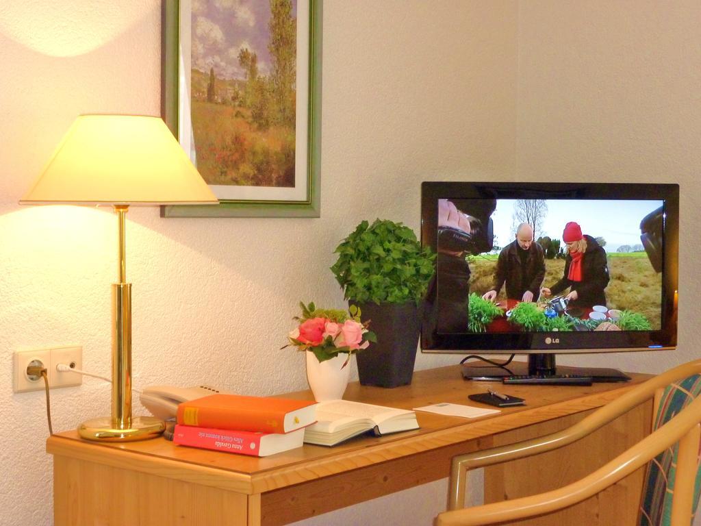 Landhaus Mueritzgarten Hotel Garni Röbel Zewnętrze zdjęcie