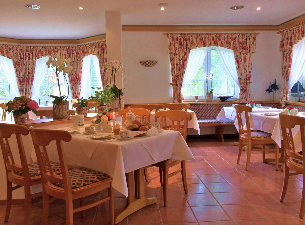 Landhaus Mueritzgarten Hotel Garni Röbel Zewnętrze zdjęcie
