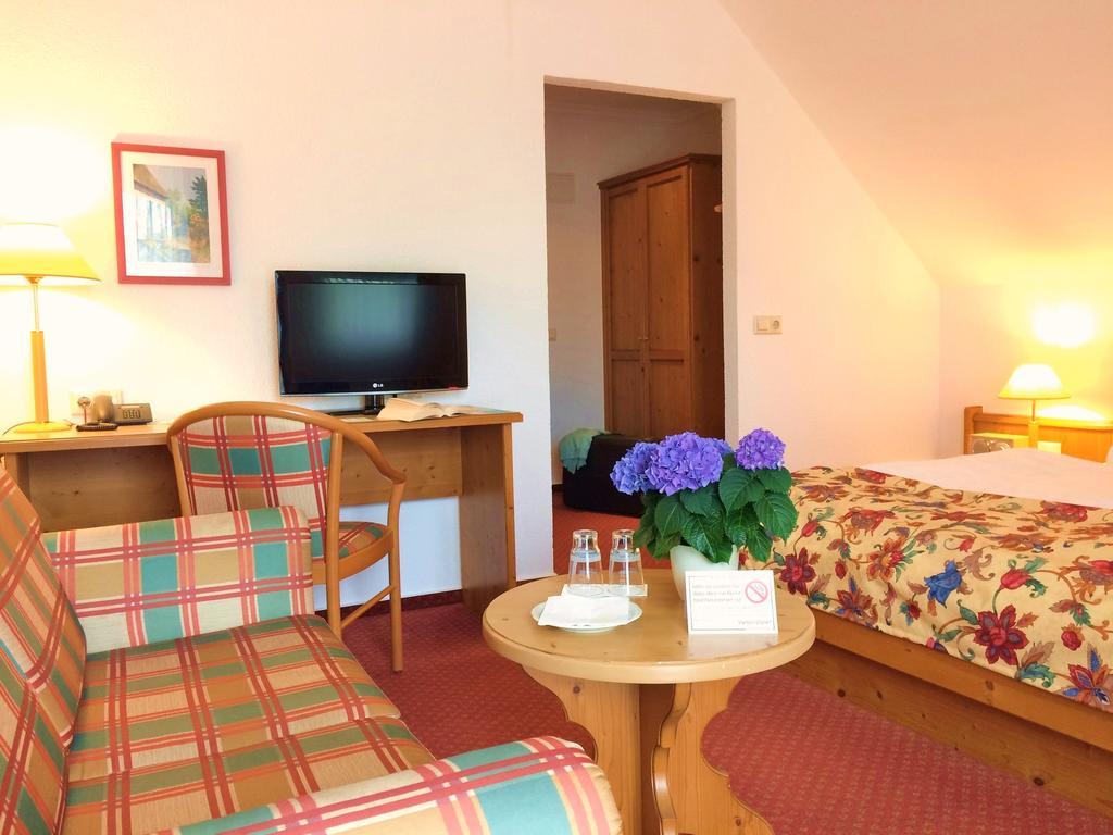 Landhaus Mueritzgarten Hotel Garni Röbel Zewnętrze zdjęcie