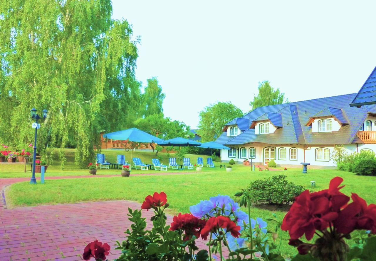 Landhaus Mueritzgarten Hotel Garni Röbel Zewnętrze zdjęcie