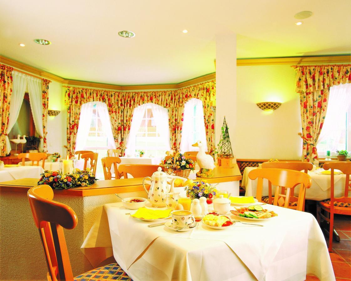 Landhaus Mueritzgarten Hotel Garni Röbel Zewnętrze zdjęcie