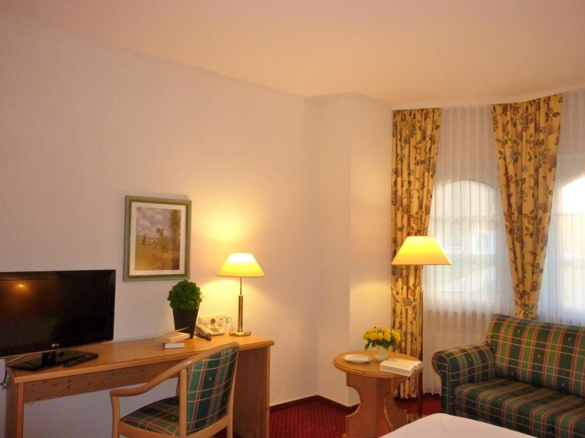 Landhaus Mueritzgarten Hotel Garni Röbel Zewnętrze zdjęcie