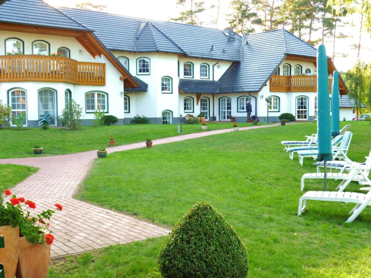 Landhaus Mueritzgarten Hotel Garni Röbel Zewnętrze zdjęcie